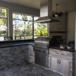 Outdoor kitchen in Treetops